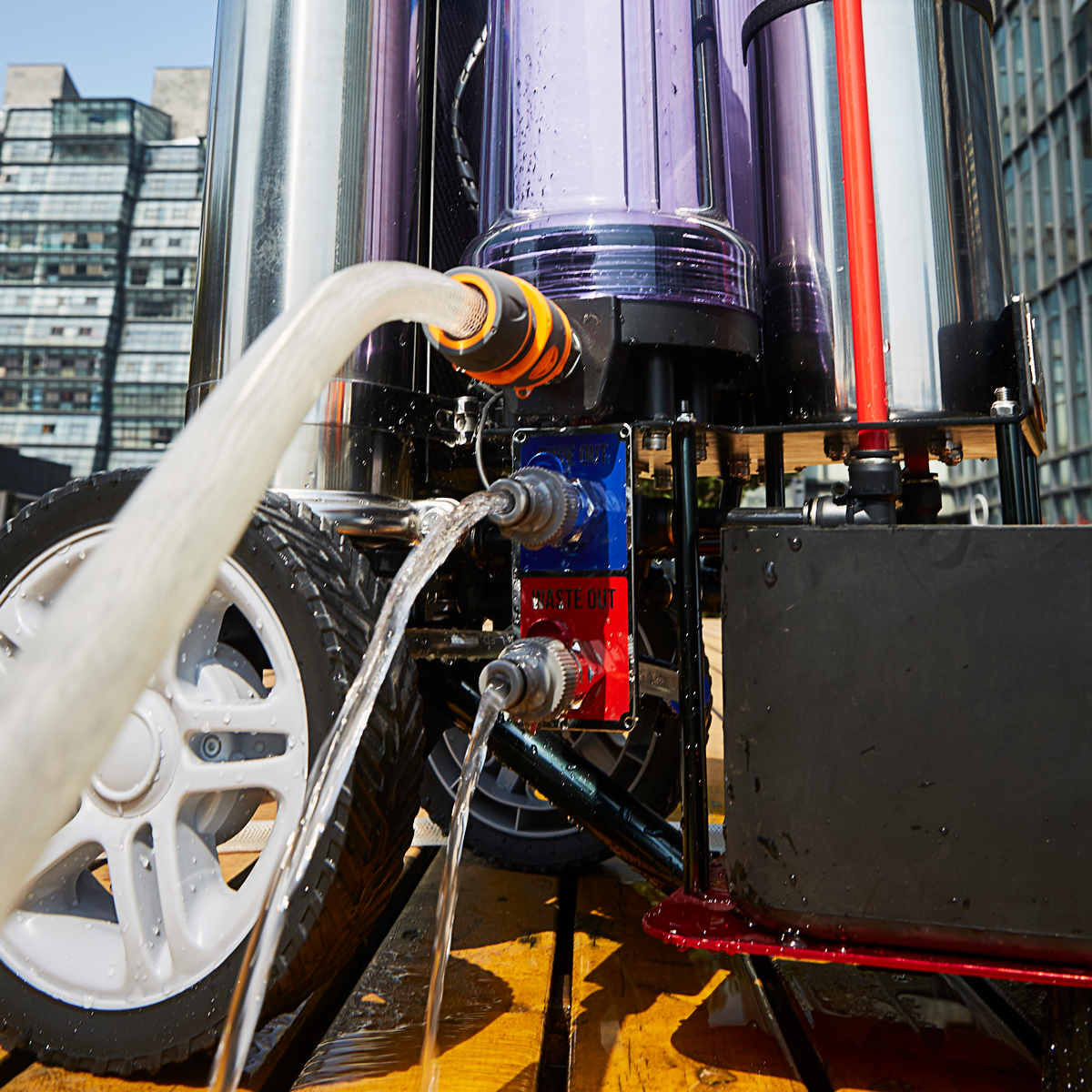 FLOW RED+ with FREE POLE / BRUSH