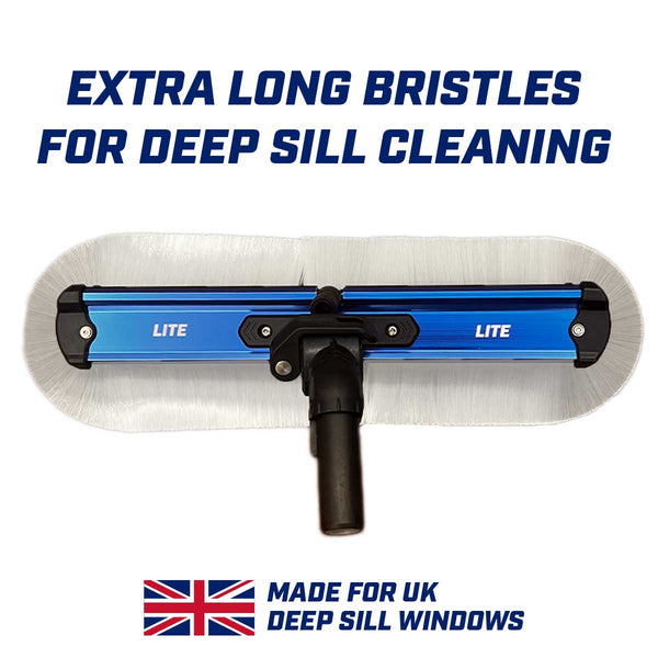 REACH-iT RADIAL LITE Deep-Sill Brush; 100% nylon bristles for water-fed window cleaning on windows with deep sills