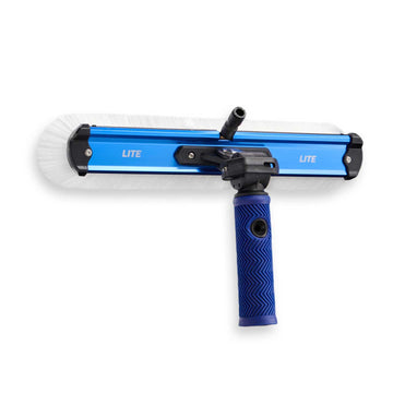 REACH-iT RADIAL LITE Brush; lightweight pivoting water fed brush with 100% nylon bristles for agile, all-day glass cleaning